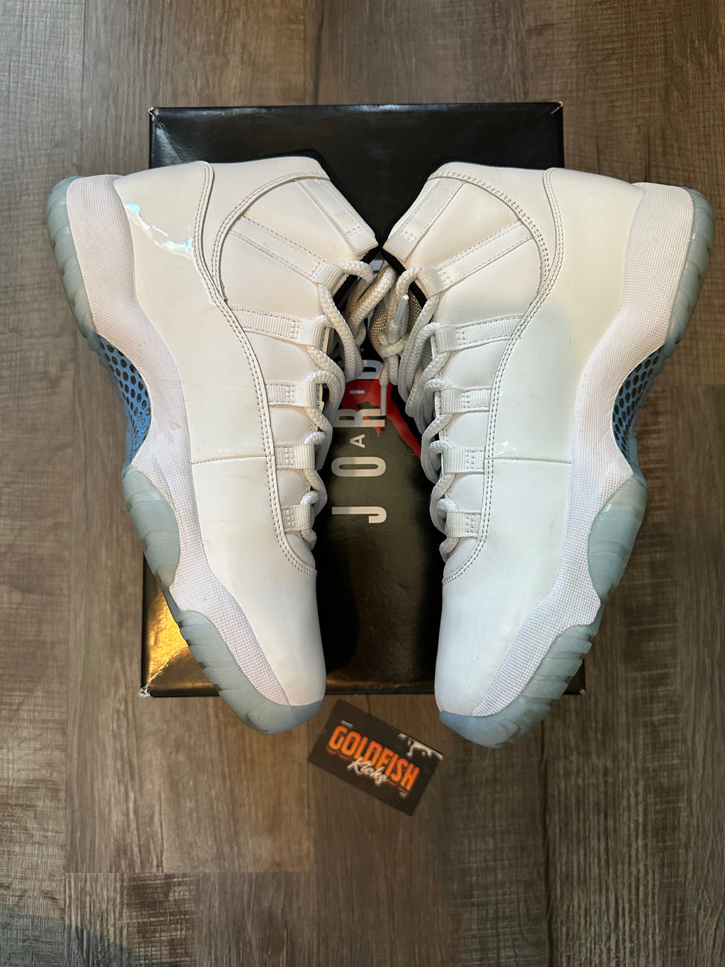 Jordan 11 Retro Legend Blue (2024) (Size 10.5)