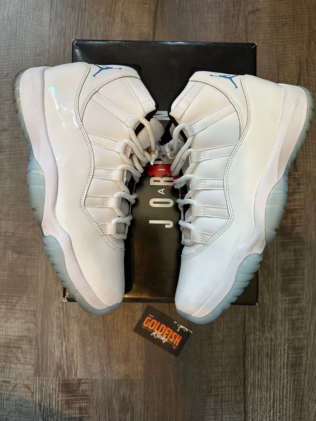 Jordan 11 Retro Legend Blue (2024) (Size 10.5)