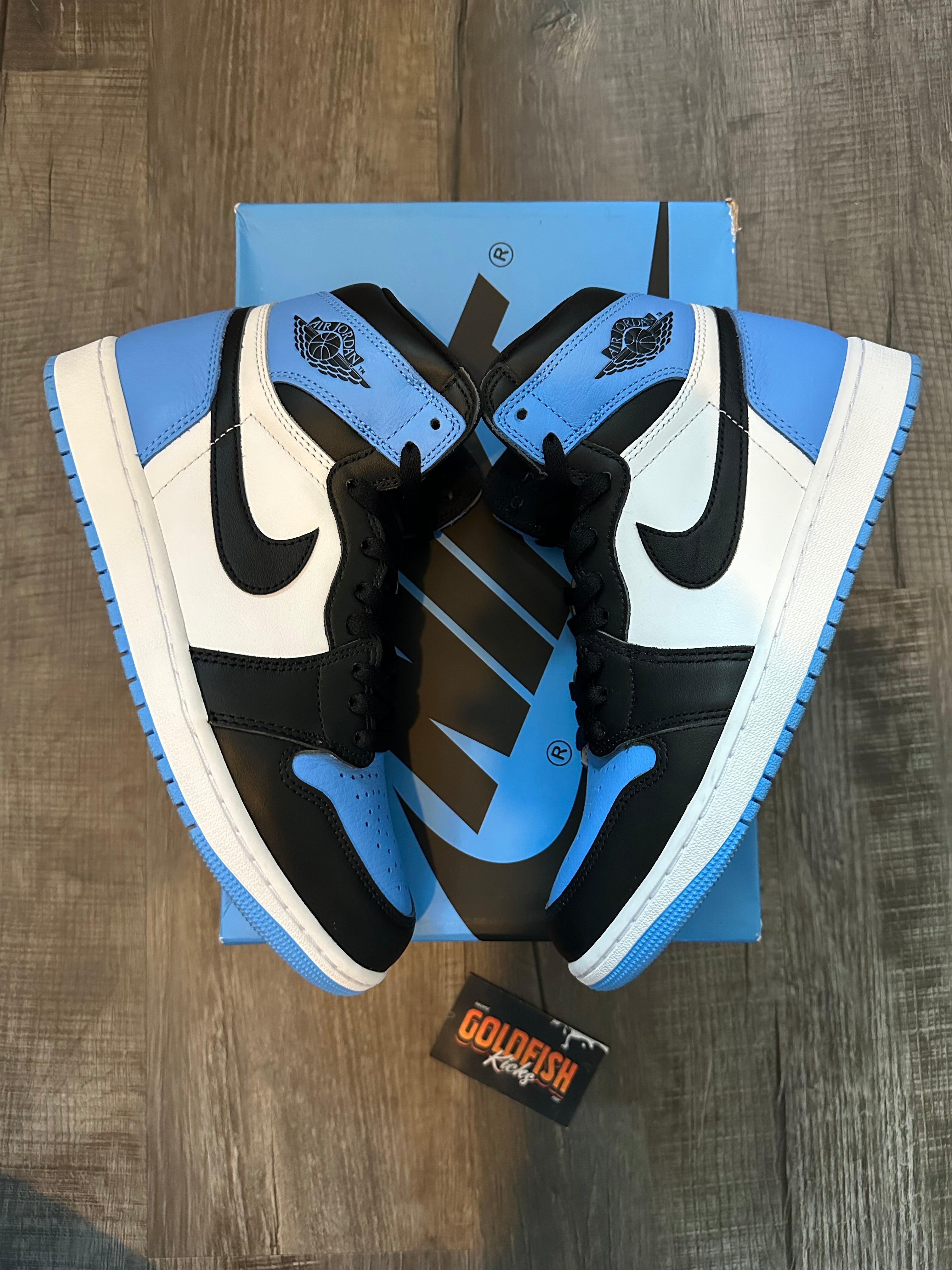 Jordan 1 Retro High OG UNC Toe (Size 9)