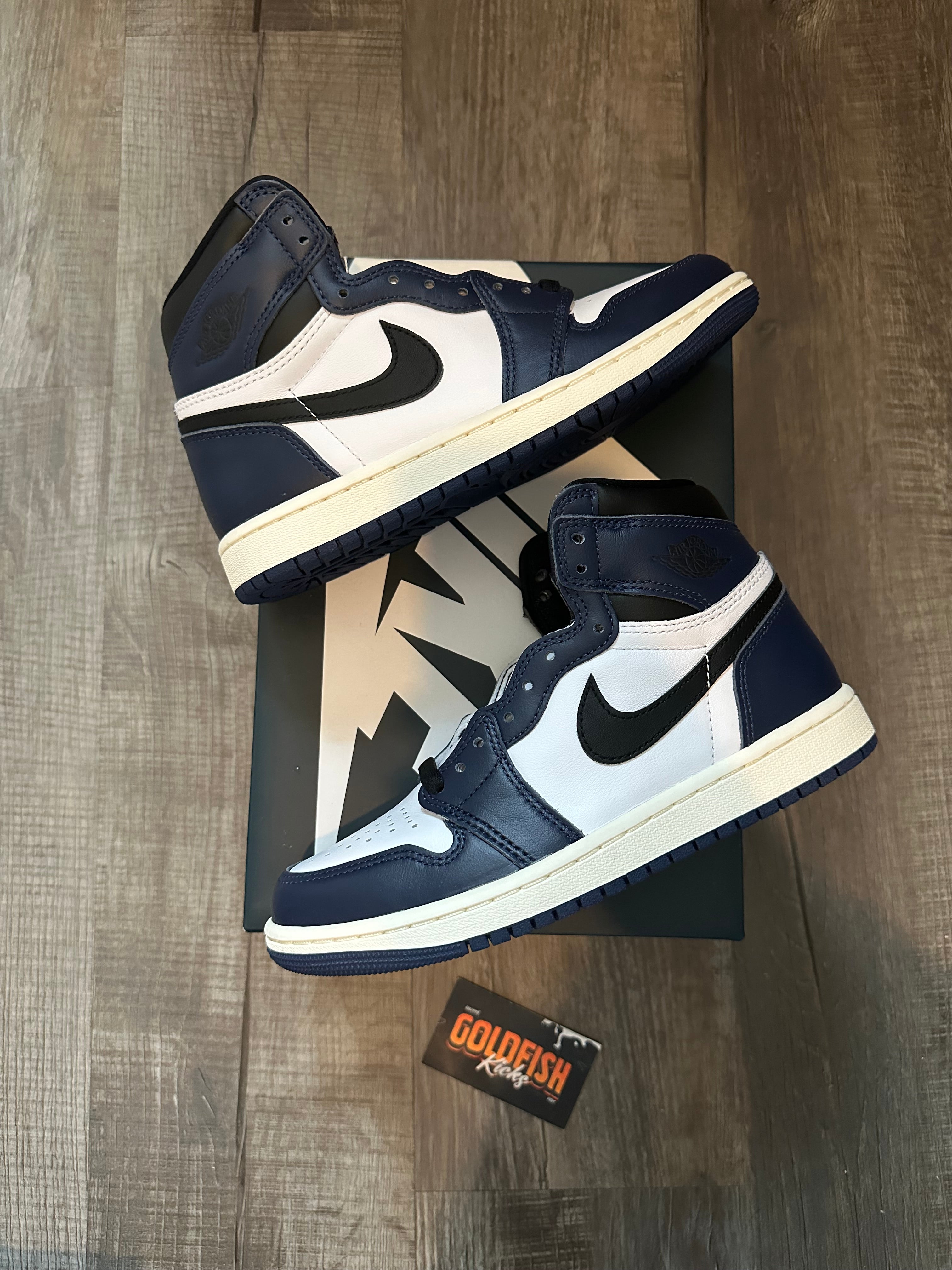 Jordan 1 Retro High OG Midnight Navy (Size 5.5Y)