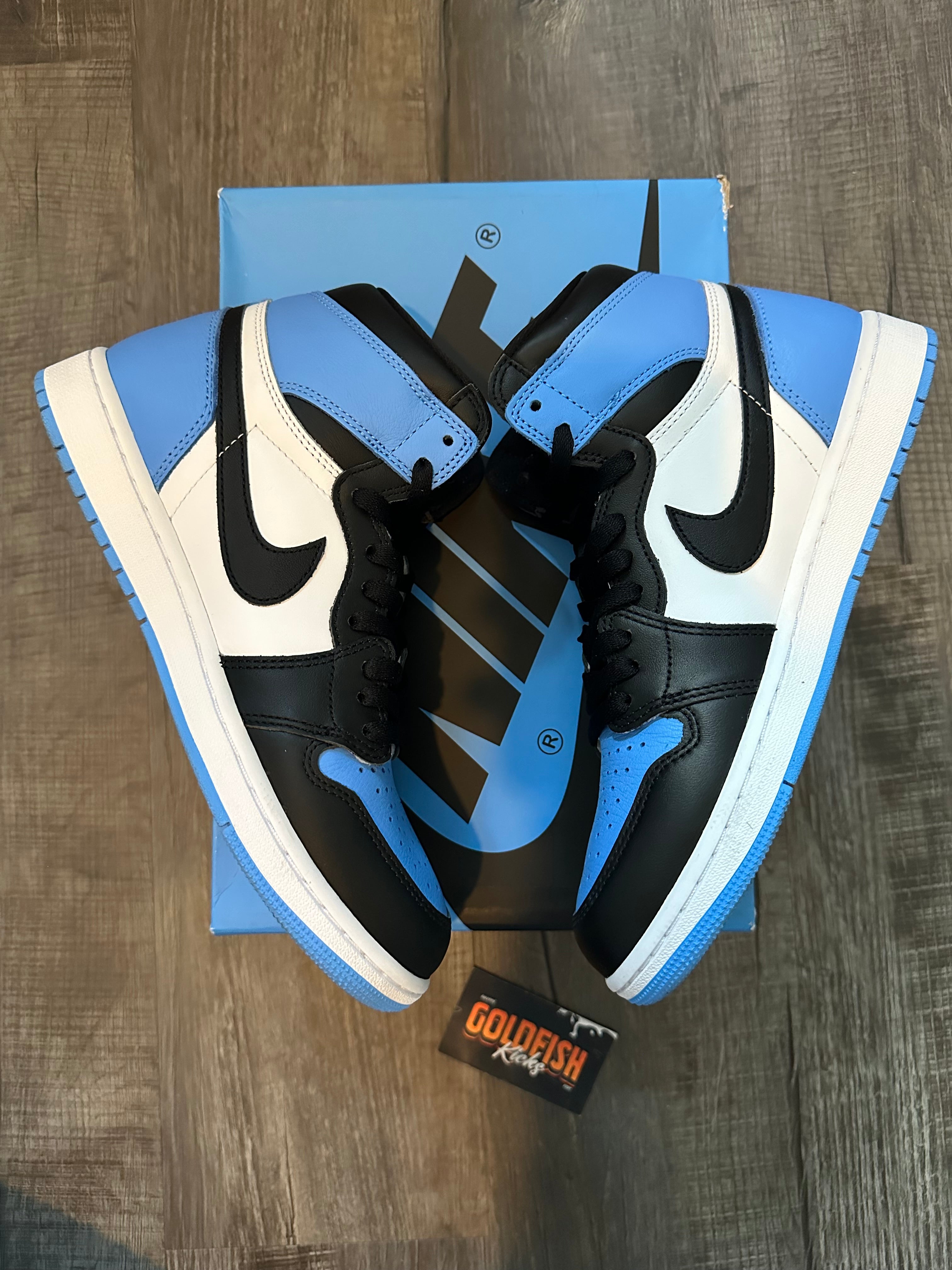Jordan 1 Retro High OG UNC Toe (Size 9)