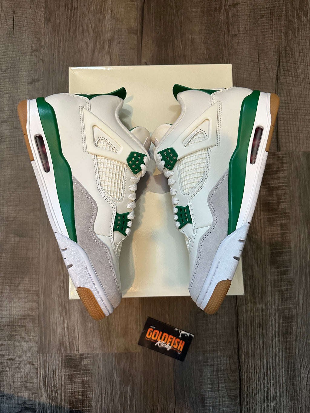 Jordan 4 Retro SB Pine Green (Size 8.5)