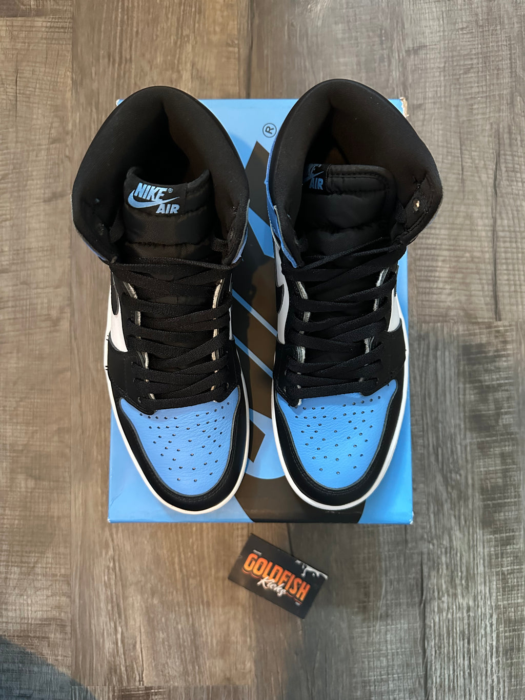Jordan 1 Retro High OG UNC Toe (Size 9)