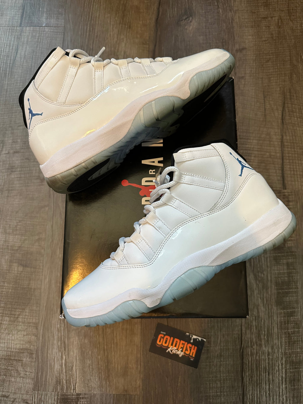 Jordan 11 Retro Legend Blue (2024) (Size 10.5)