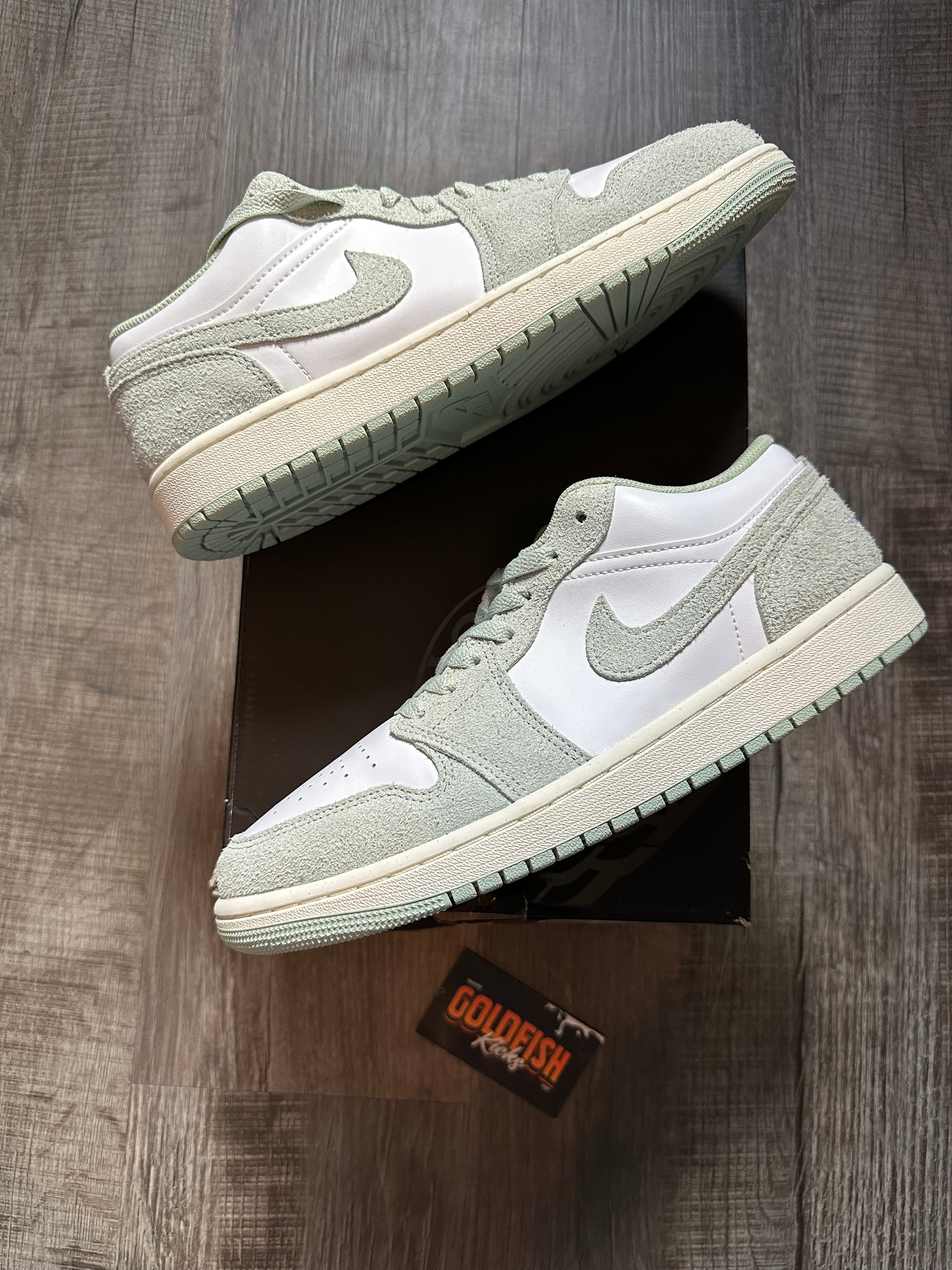 Jordan 1 Low SE Seafoam (Size 9.5)