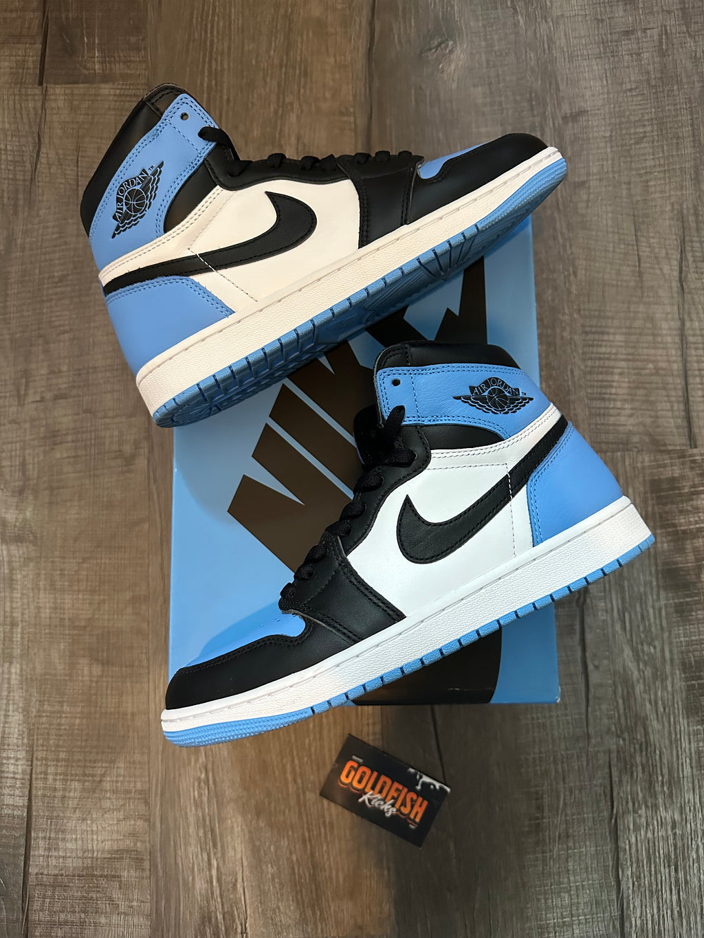 Jordan 1 Retro High OG UNC Toe (Size 9)
